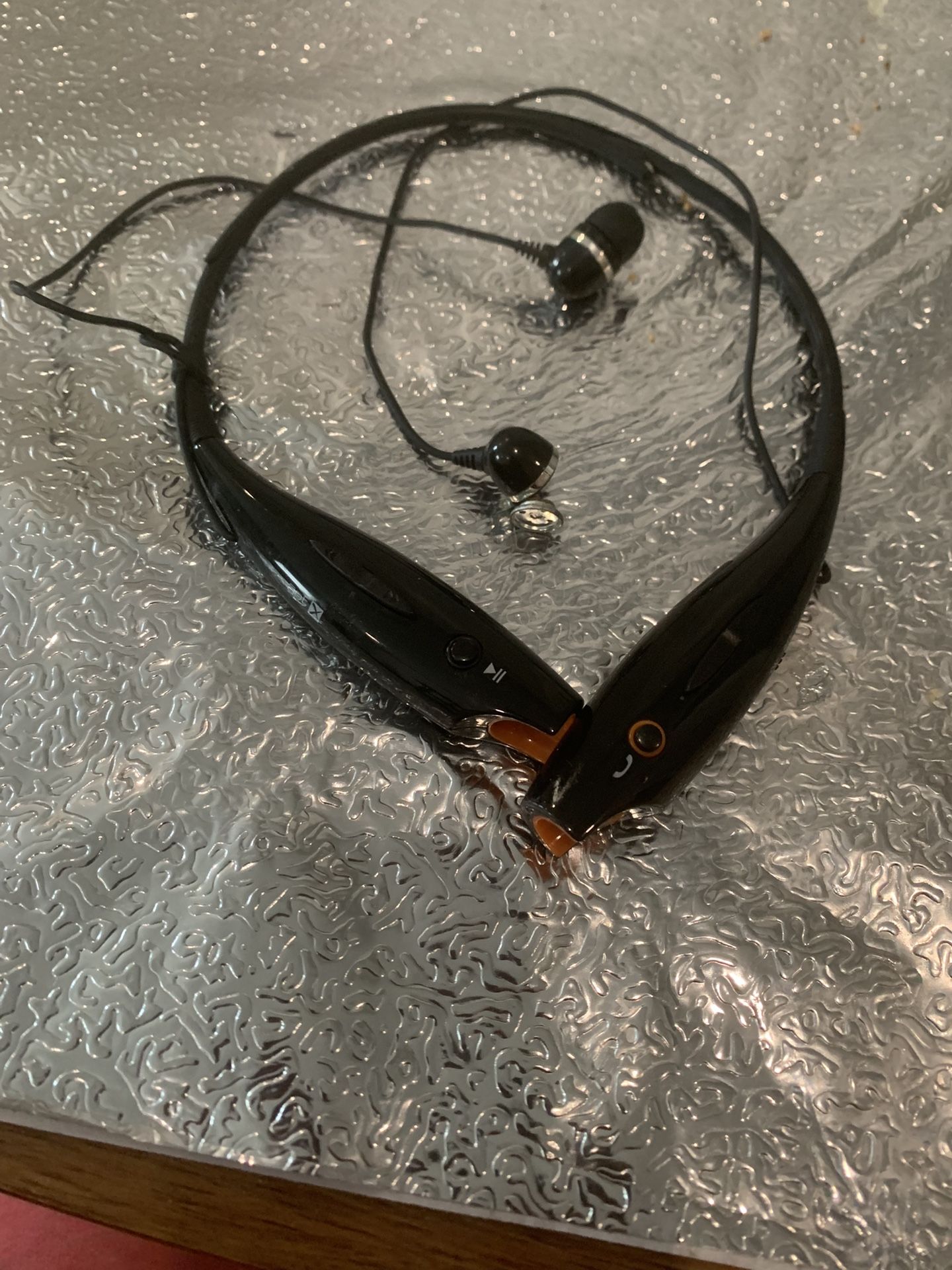 APT X BLUETOOTH HEADSET HANGING NECK
