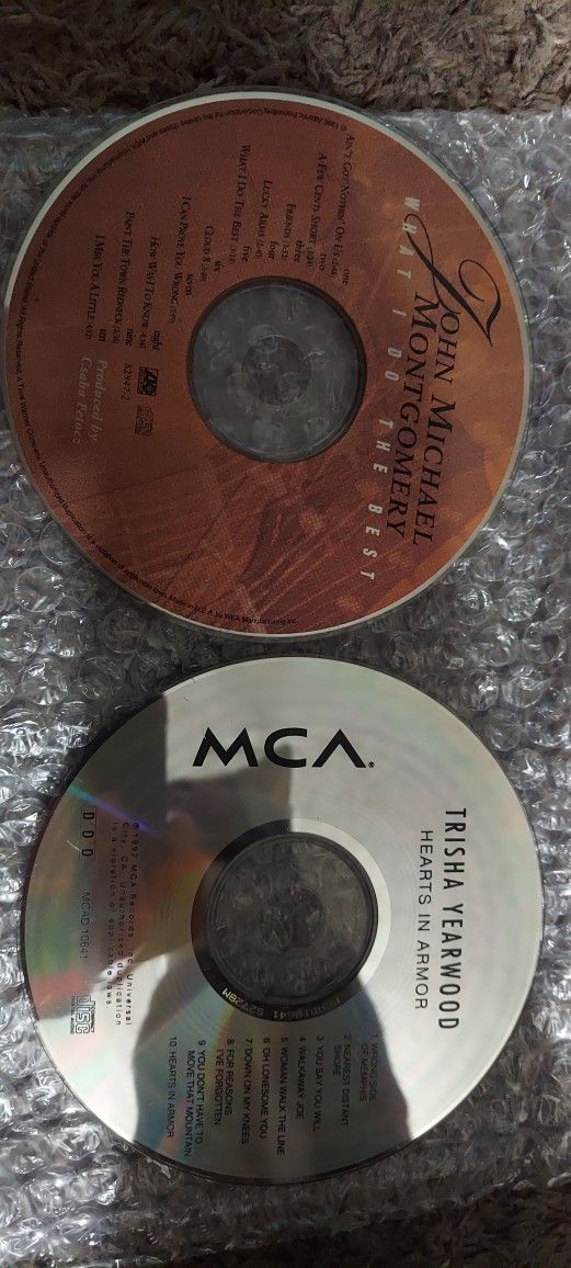 19 COUNTRY MUSIC CD'S ASSORTED CLEAN AS SHOWN IN PICS S.W. OKC