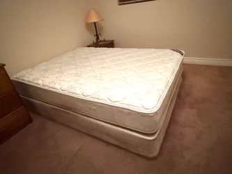 Full Size MATRESS and box spring