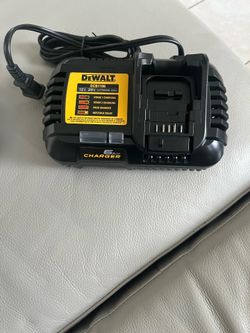 Dewalt 6amp Charger (DCB1106)