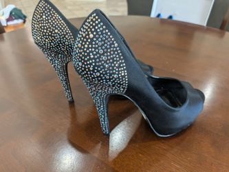 Steve Madden Playy-R Satin Rhinestone Stiletto Heels 4" – 8M