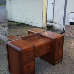 Beautiful Antique Vanity With Mirror 