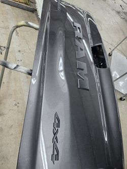 2019 Dodge Reble Tailgate