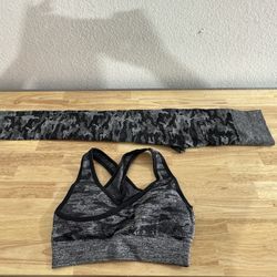 New Camo Workout Outfit (size small)