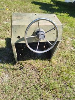 Aluminum Jon boat console live well