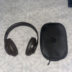 Beats by Dr. Dre Studio Pro Wireless Over-Ear Headphones - Deep Brown