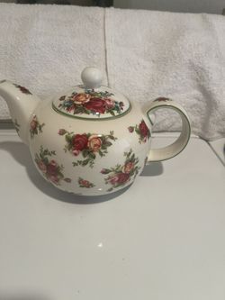 Royal Dalton Old Country Red Roses