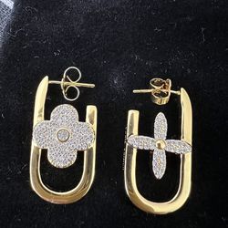Louis Vuitton Open U Shaped Earring