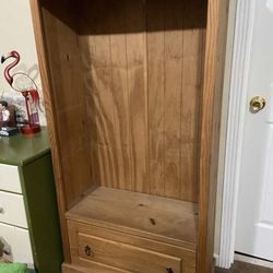 Beautiful Wood Shelf Case