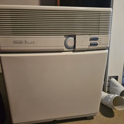 DeLonghi Portable Air Conditioner / Climatiseur 9000Btu