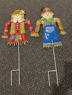 Set of two metal fall scarecrow yard stakes