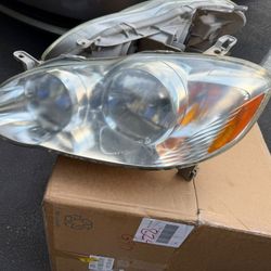Used Toyota Corolla headlights from 2003 to 2008 in good condition.