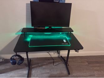 Gaming desk