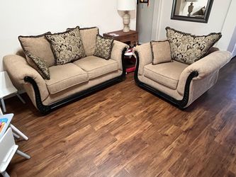 Traditional Sofa and Loveseat Set