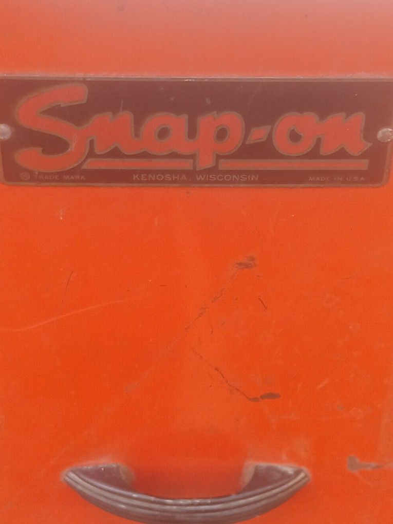 SNAP ON flip Top Rolling Toolbox 1950's