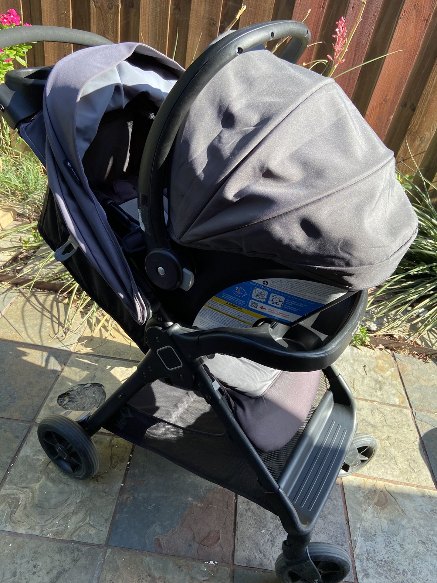 Safety 1st 35LT stroller and car seat