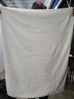 Uppababy Bassinet and blankets