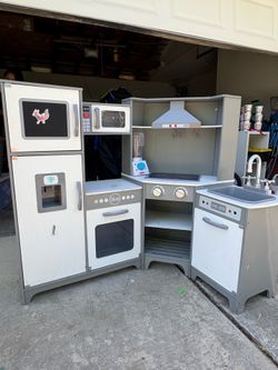Play kitchen