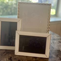 3 Picture Frames