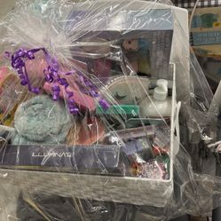 $175 Wrapped Spa Gift Basket 