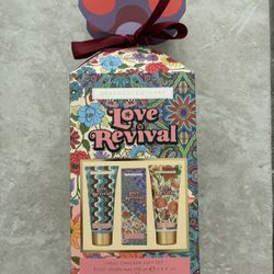 Heathcote & Ivory LOVE REVIVAL LARGE CRACKER GIFT SET - Wash, Salts & Body Cream