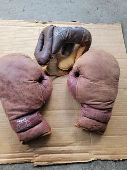 Benlee vintage boxing gloves and head gear