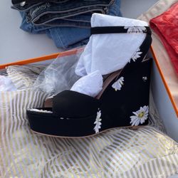 Kate Spade Daisy Wedge Size 9