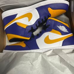 Air Jordan 1 Mid