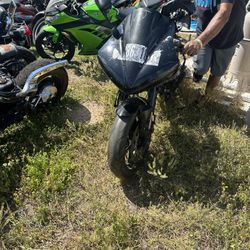 2006 Yamaha R1, Mechanic Special Builder Or Parts