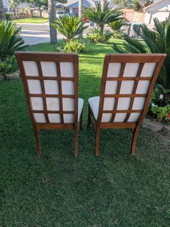 2 Chairs ( 2 sillas)