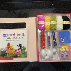 SpiceBox SPOOL KNIT ANIMALS Craft Kit Set with Spool Knitting Tool  19 Projects