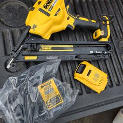 Dewalt  15 Ga. 