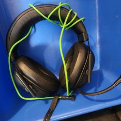 Wired Headphones