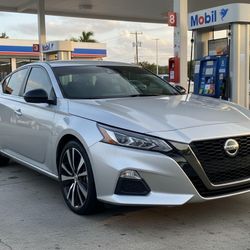 2021 Nissan Altima 2.5 SR 