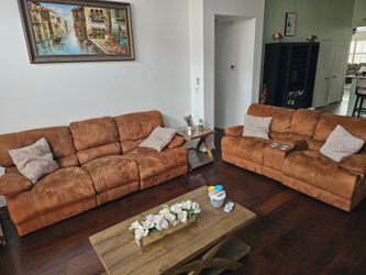 Reclining sofa in excellent condition