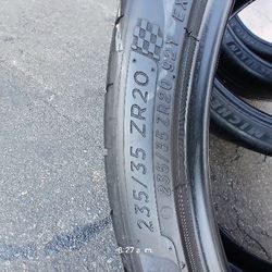 Selling Set Of MICHELIN PiloT SPoRT 4S 235/35/20
