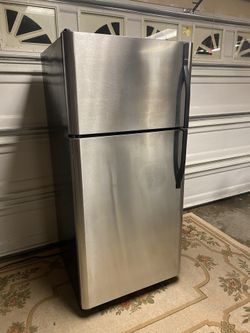 Excellent Kenmore Refrigerator Freezer - Perfect Condition