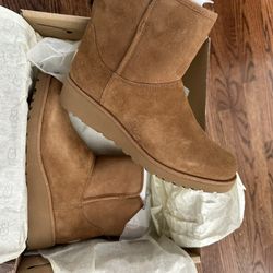 UGG Kristin Boot - NEW - Brown 