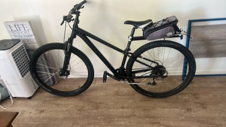 Specialize 29 inch mountain bike