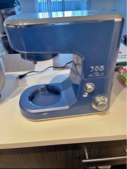 Electric Mixer with attachment