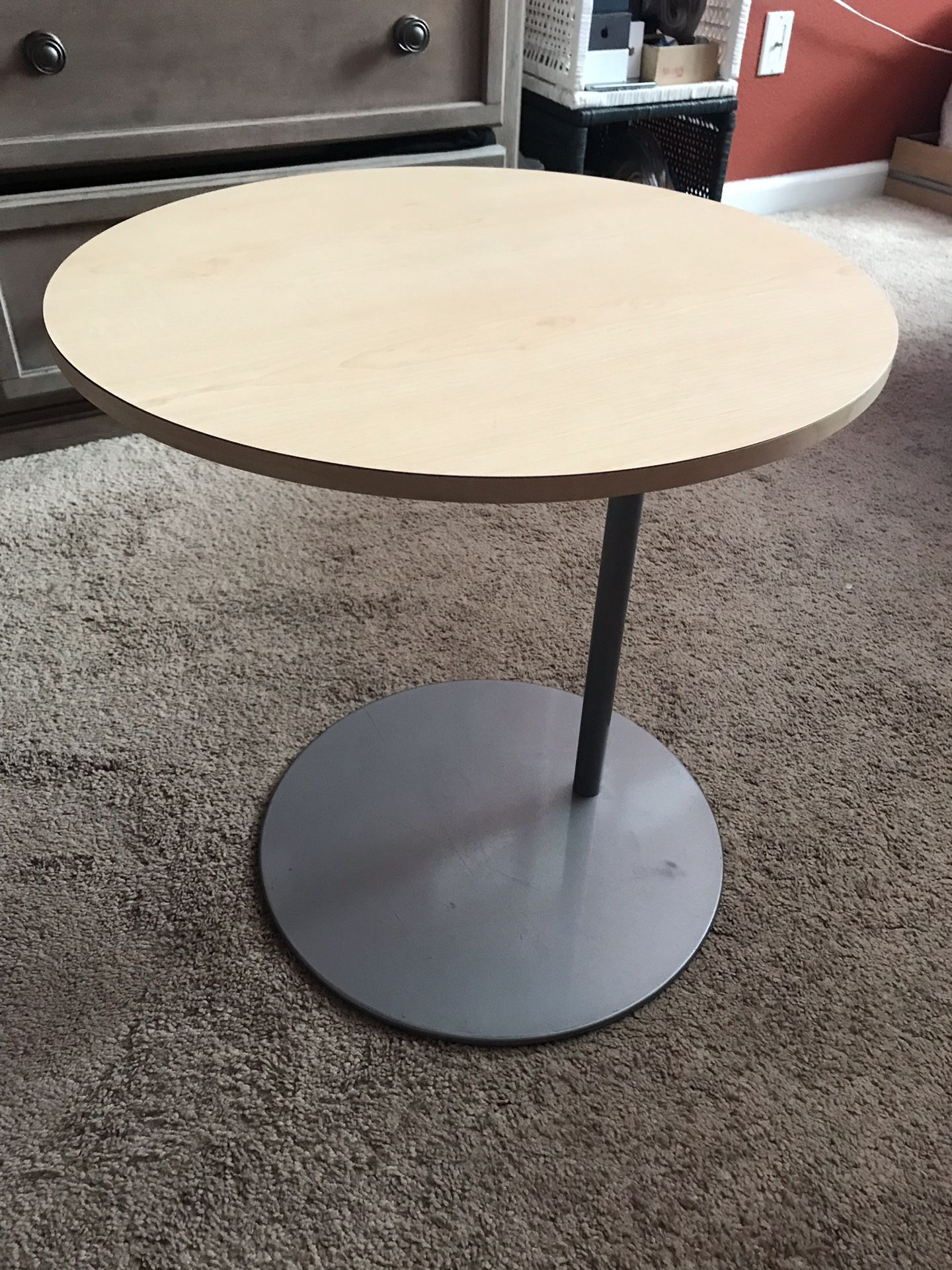 Round white wooden pedestal table