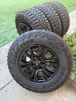 Like new 2025 Chevy wheeles used only 100 millas