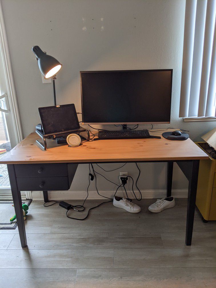 Ikea Desk Lightly Used (ARKELSTORP)
