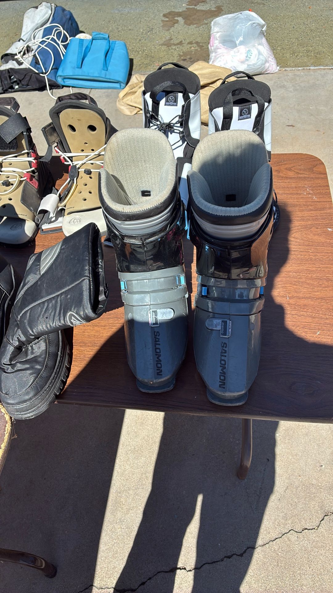 solomon ski boots