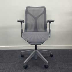 🔥Like New Condition Herman Miller Cosm Chair, Mid Back With Adjustable Arms!🔥