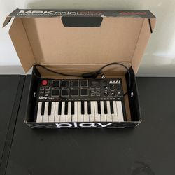 Akai MPK Mini Play – MIDI Controller with Built-in Sounds