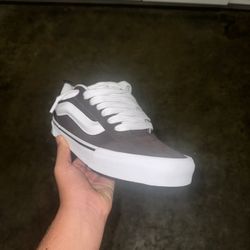 Vans Knu Skool