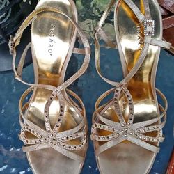 Women's heel bundle size 7