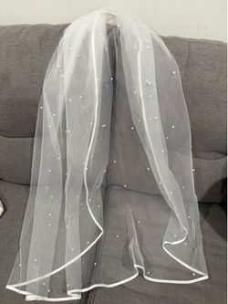 White pearl bride veil