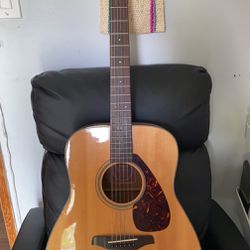 Yamaha FG700s Guitar 